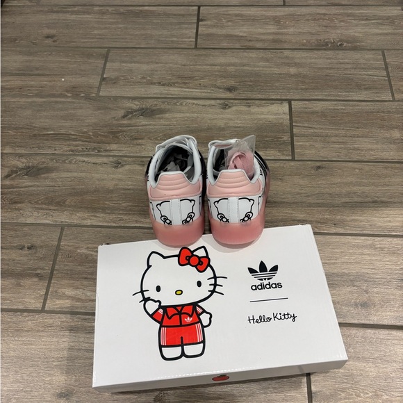 Adidas Samba x Hello Kitty - Picture 3 of 5